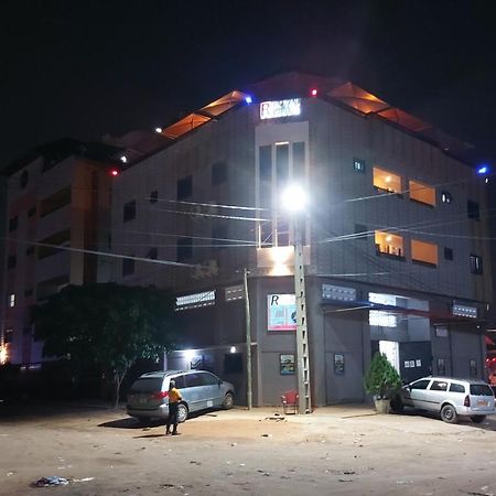 Royal Blue Guest House & Bar Lomé Kültér fotó