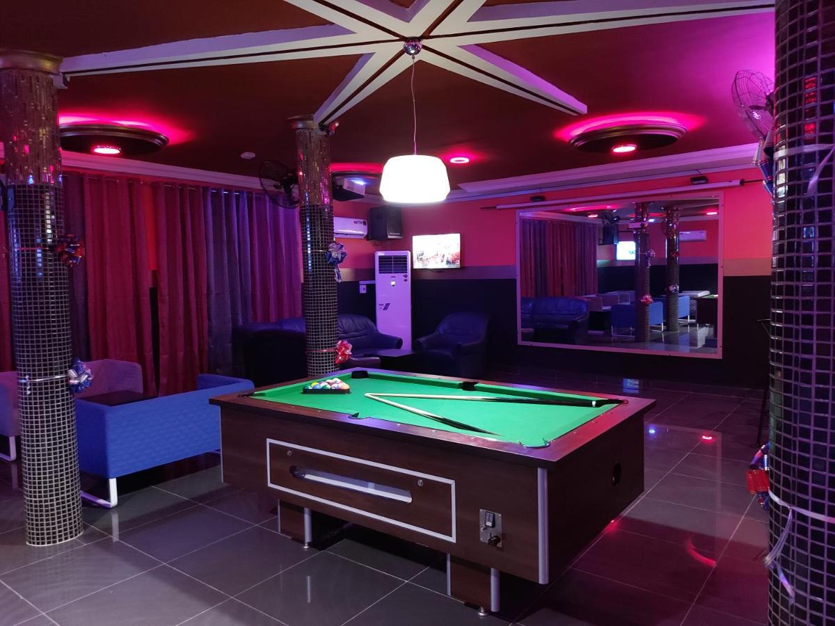 Royal Blue Guest House & Bar Lomé Kültér fotó