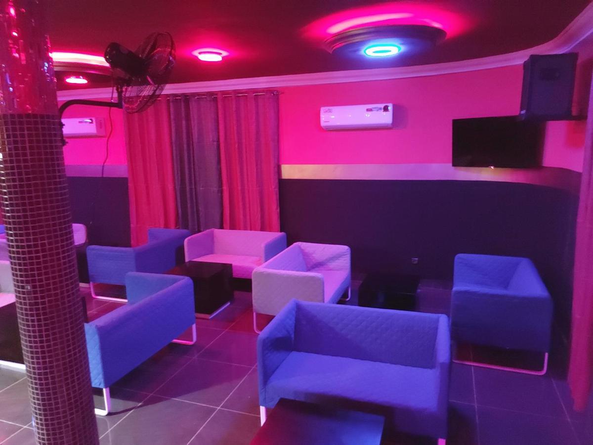 Royal Blue Guest House & Bar Lomé Kültér fotó