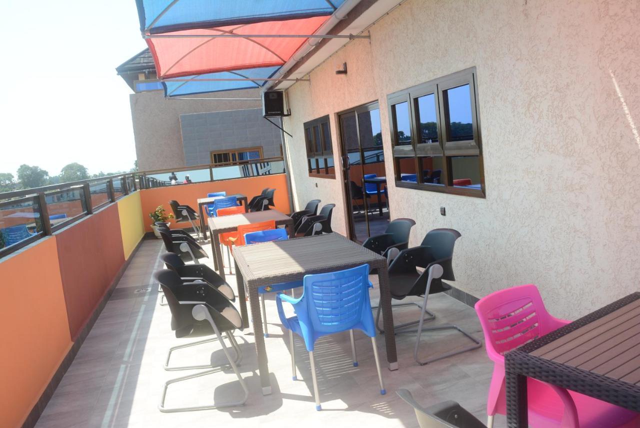 Royal Blue Guest House & Bar Lomé Kültér fotó