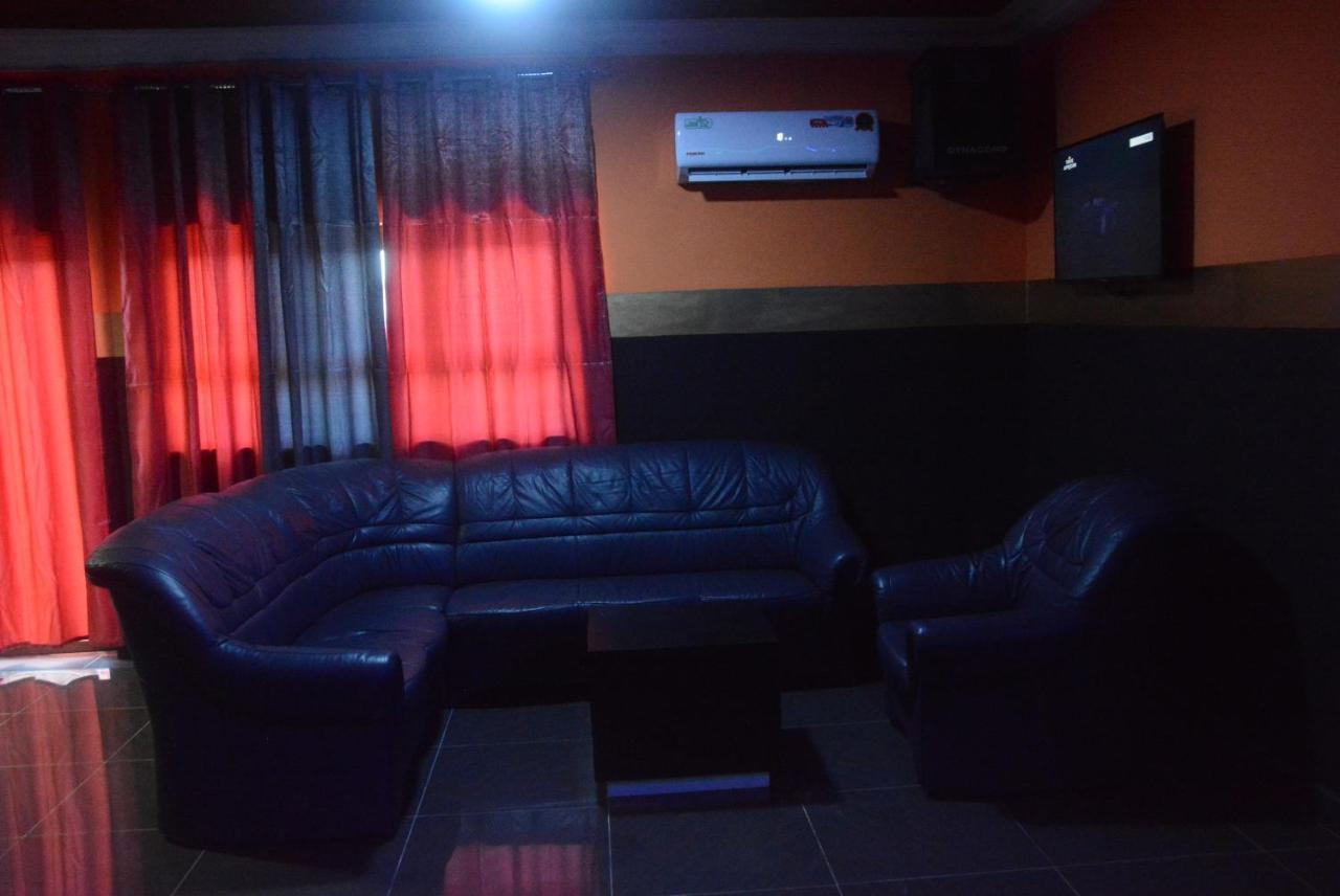 Royal Blue Guest House & Bar Lomé Kültér fotó