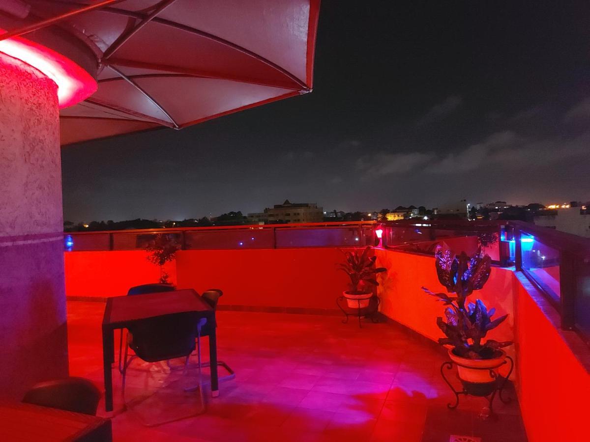 Royal Blue Guest House & Bar Lomé Kültér fotó
