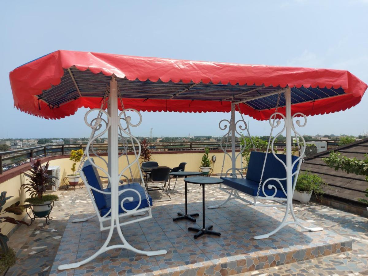 Royal Blue Guest House & Bar Lomé Kültér fotó