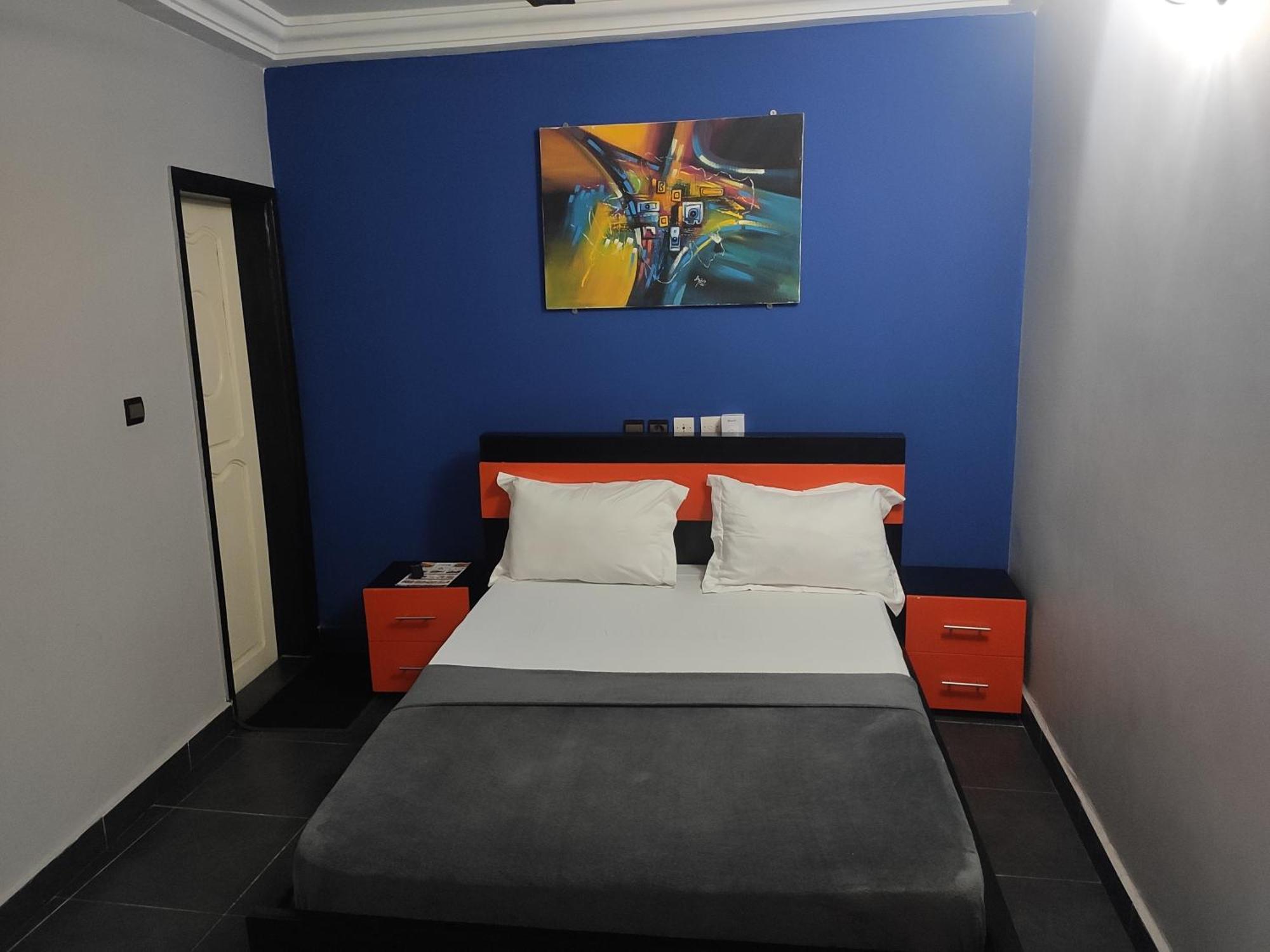 Royal Blue Guest House & Bar Lomé Kültér fotó